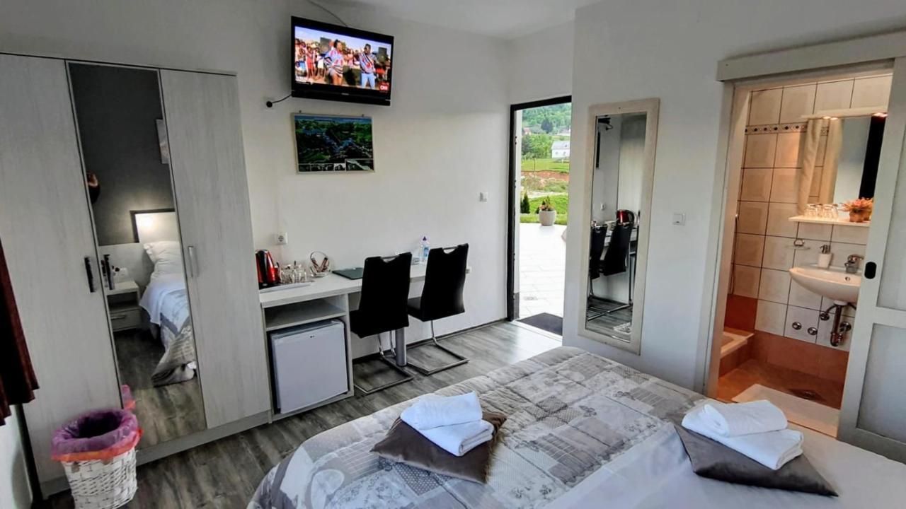 Vukovic House Hotell Selište Drežničko Eksteriør bilde
